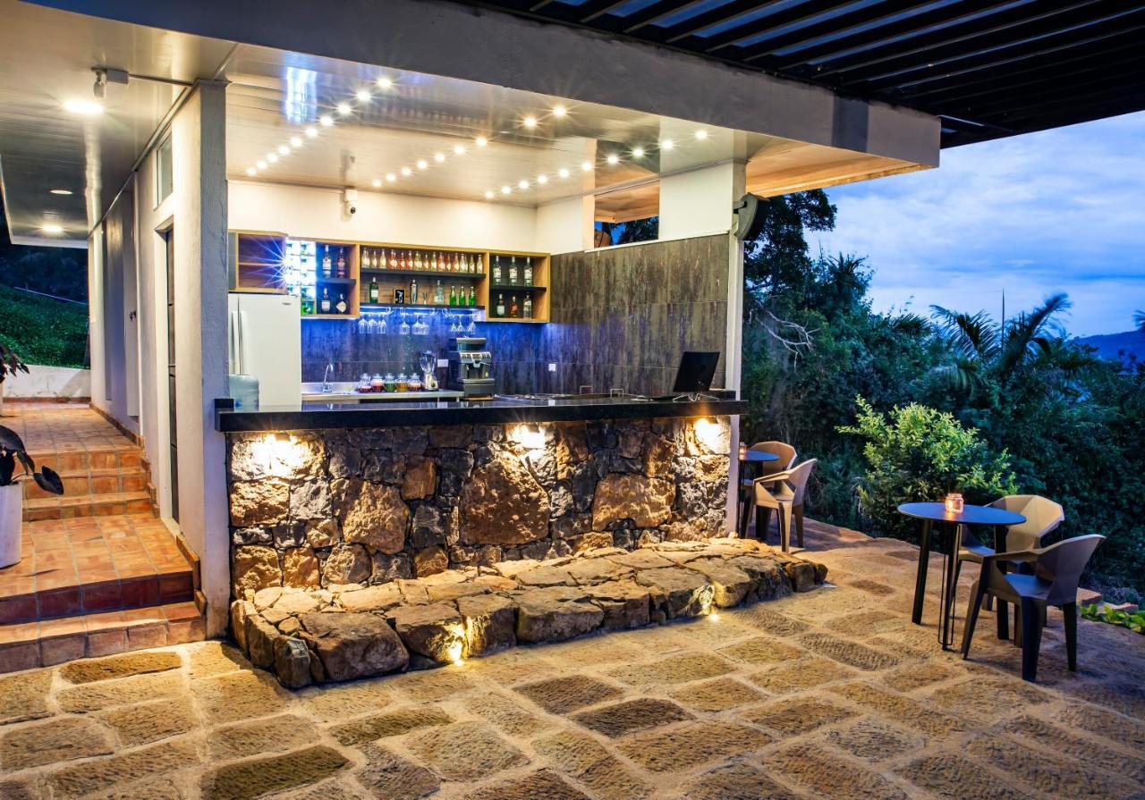 Sunset Palm Lodge 산힐 외부 사진