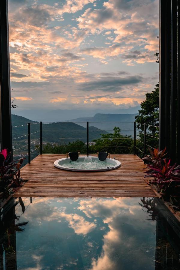 Sunset Palm Lodge 산힐 외부 사진