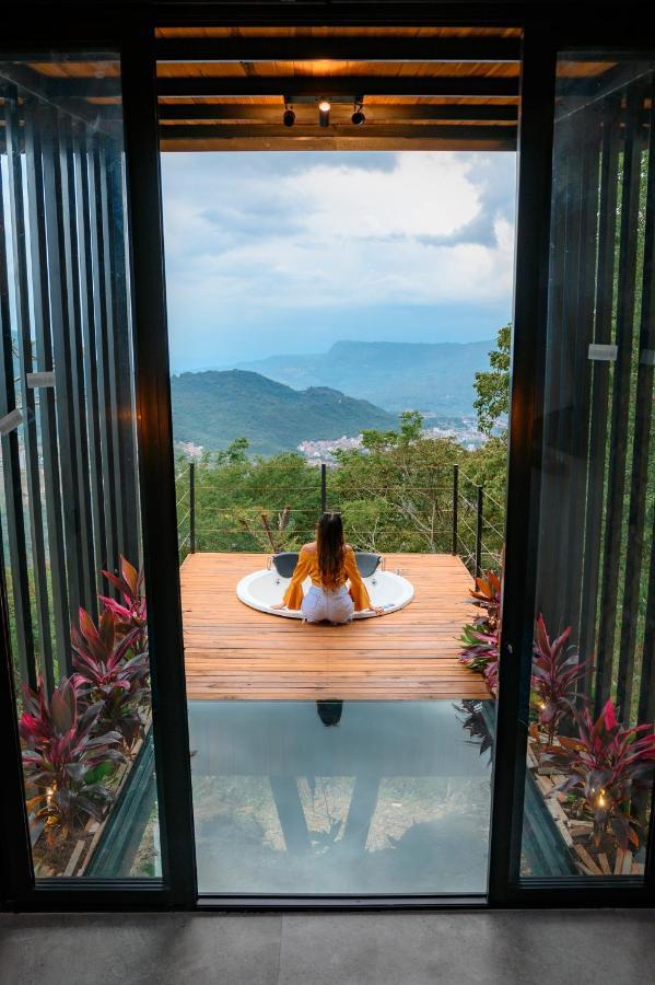 Sunset Palm Lodge 산힐 외부 사진