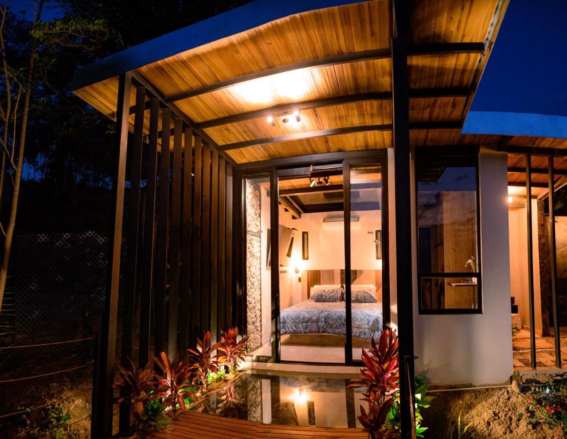 Sunset Palm Lodge 산힐 외부 사진